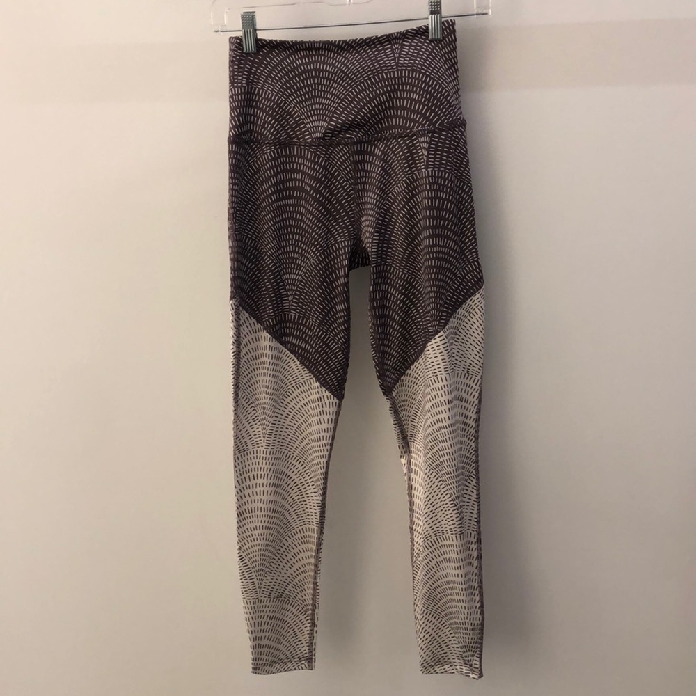 Beyond Yoga brown and cream legging, sz s, 67361 🤎